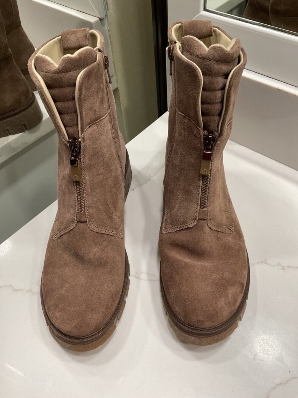 NWOT Ara Deon Zip Combat Boot Size 7.5 Sesame Suede Leather